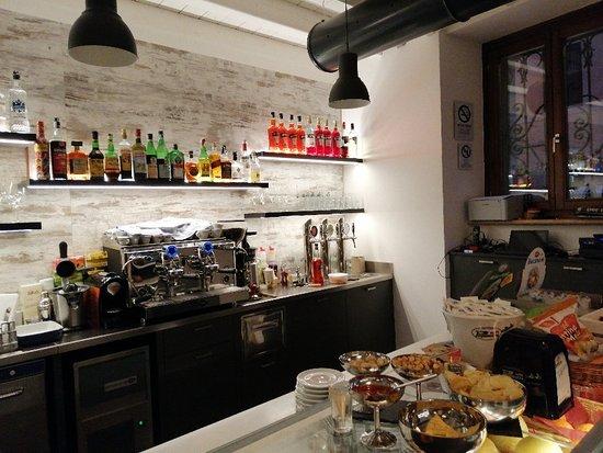 Robyz Bar